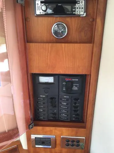 2007 Riviera Sport Yacht