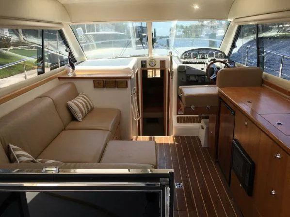 2007 Riviera Sport Yacht