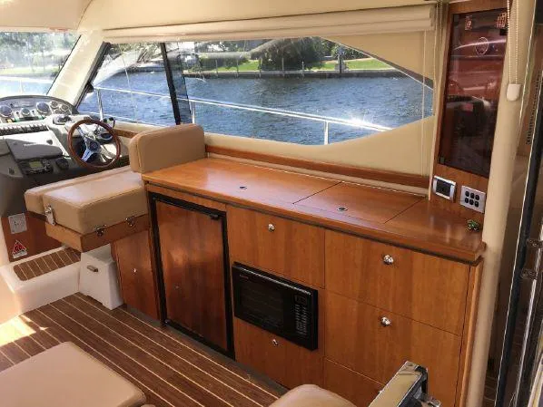 2007 Riviera Sport Yacht
