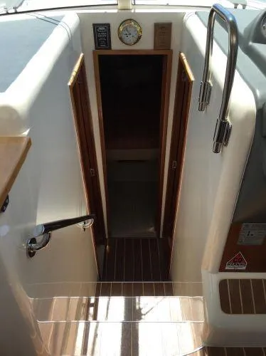2007 Riviera Sport Yacht