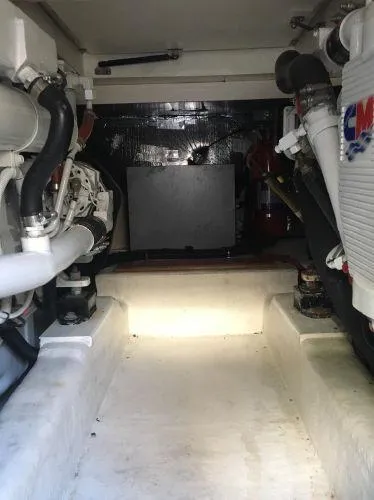 2007 Riviera Sport Yacht