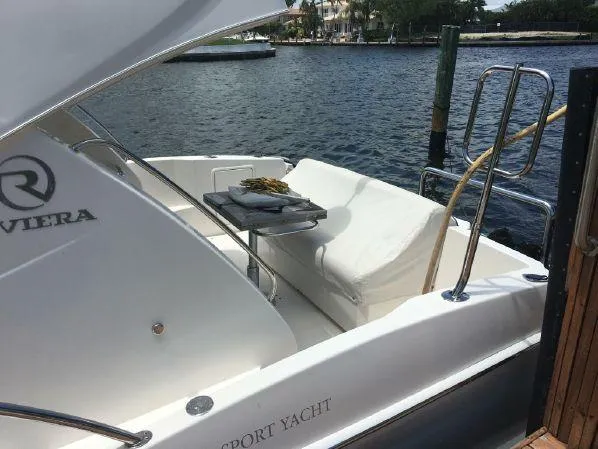 2007 Riviera Sport Yacht