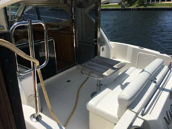 2007 Riviera Sport Yacht