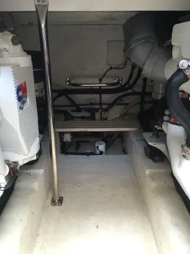 2007 Riviera Sport Yacht