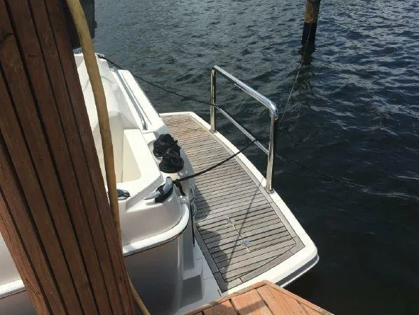 2007 Riviera Sport Yacht