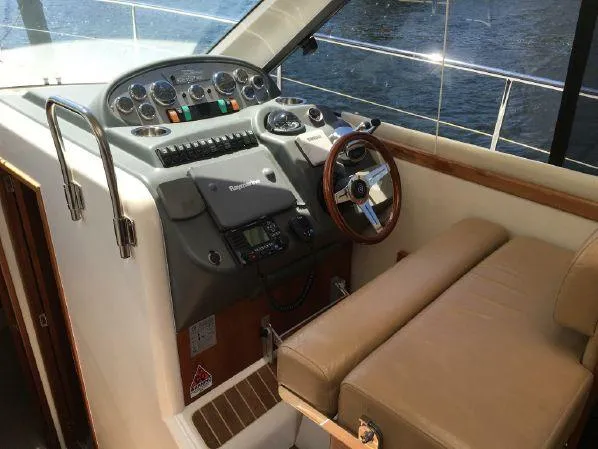 2007 Riviera Sport Yacht