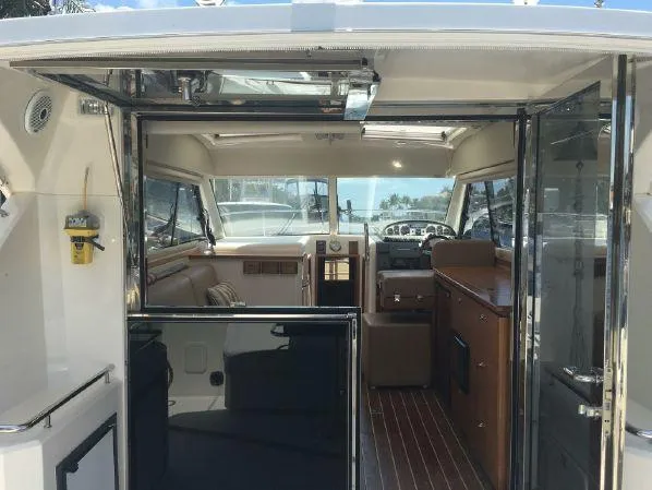 2007 Riviera Sport Yacht