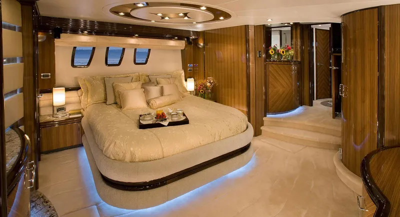 2009 Marquis Tri-Deck Enclosed Flybridge