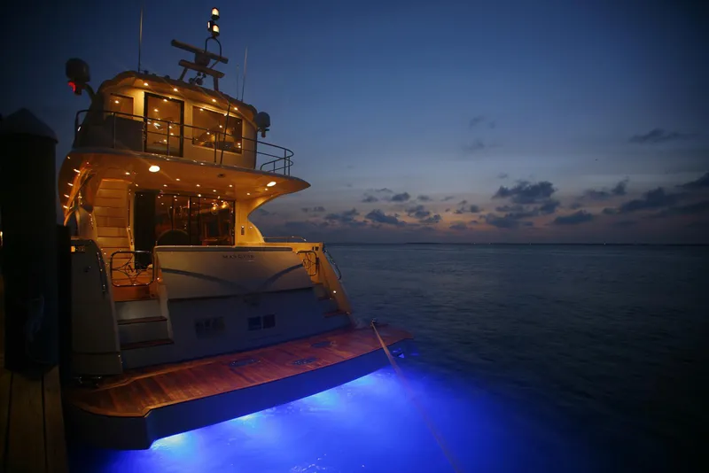 2009 Marquis Tri-Deck Enclosed Flybridge