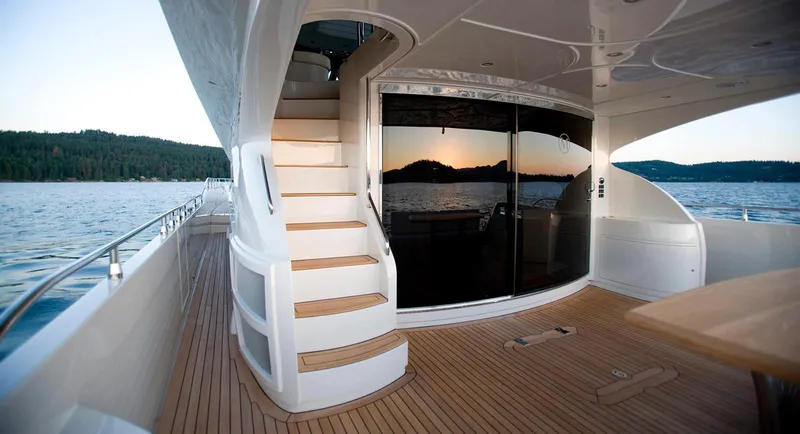 2009 Marquis Tri-Deck Enclosed Flybridge