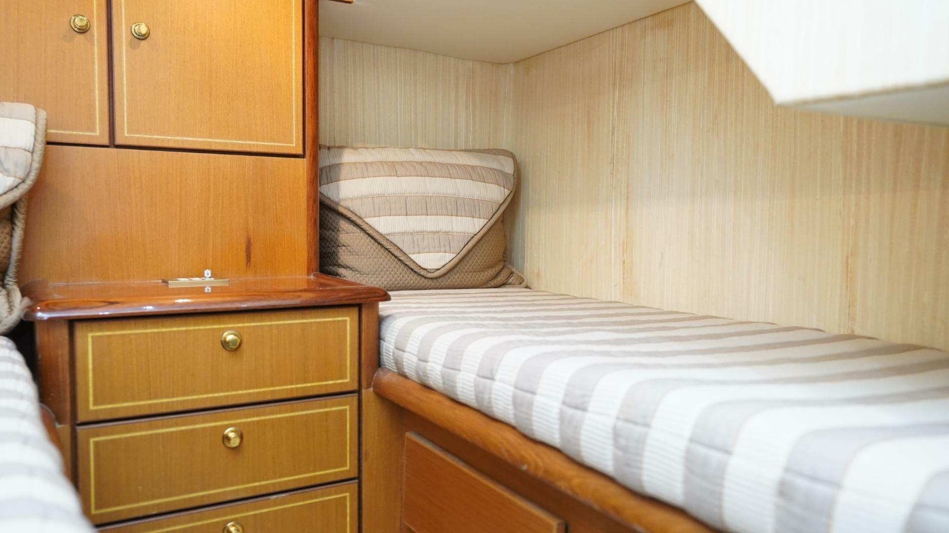 2005 Ocean Yachts 