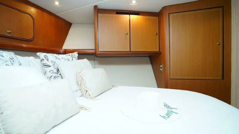 2005 Ocean Yachts 