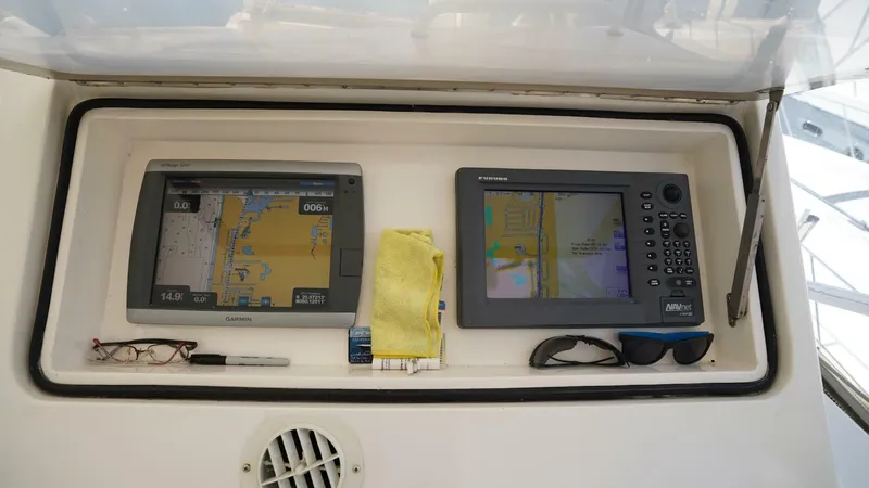 2005 Ocean Yachts 