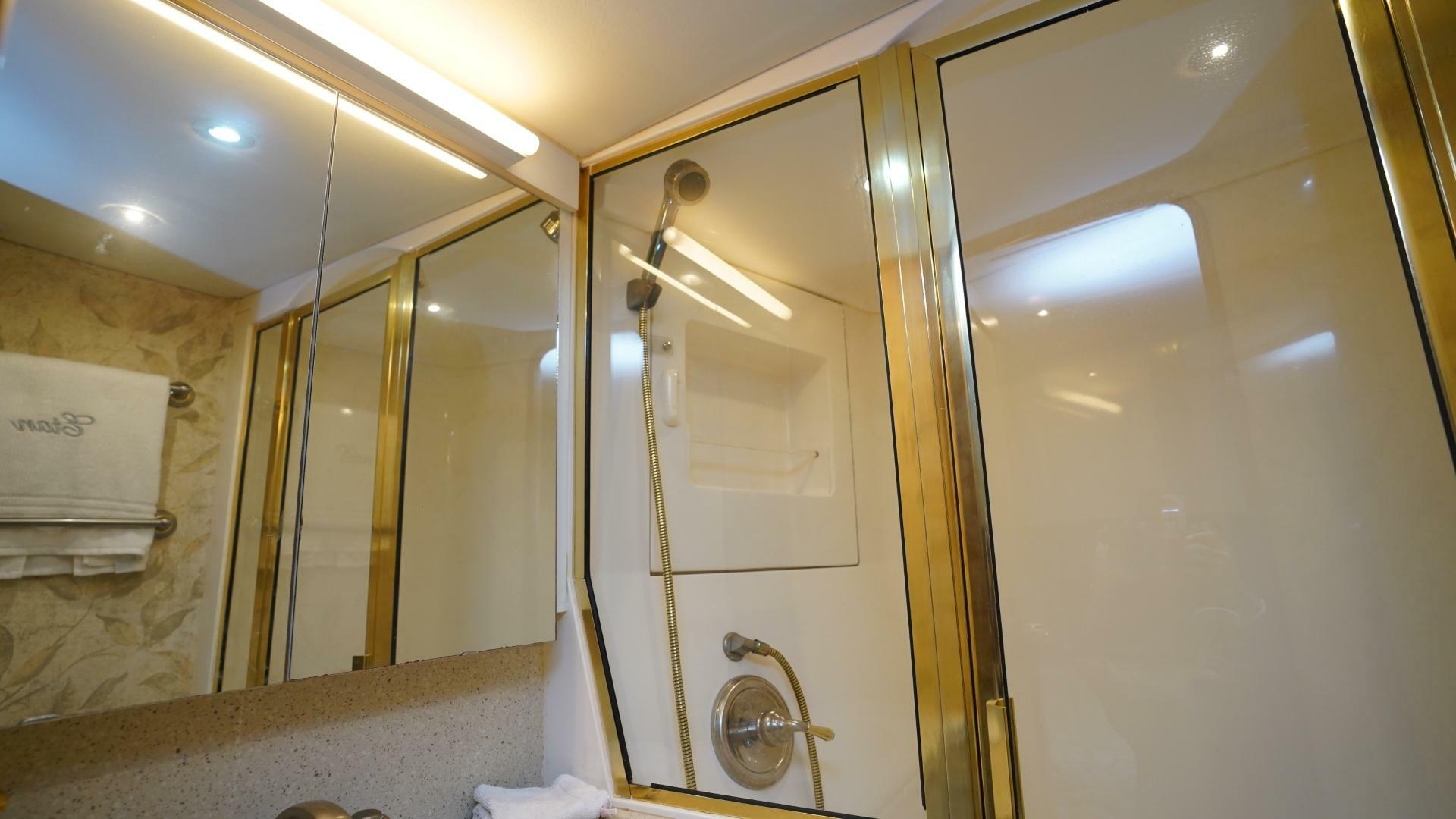 2005 Ocean Yachts 