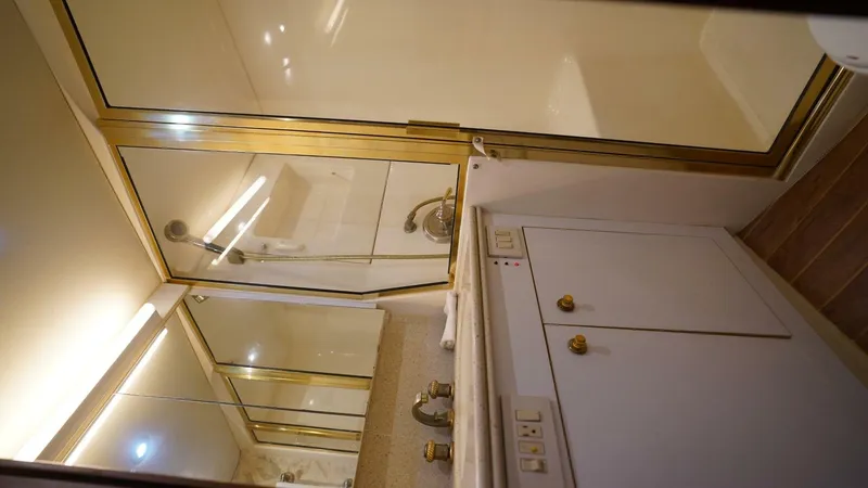 2005 Ocean Yachts 