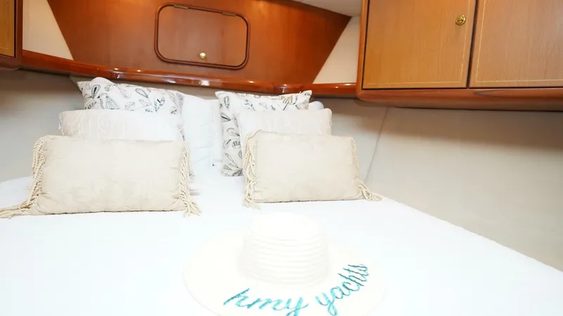 2005 Ocean Yachts 