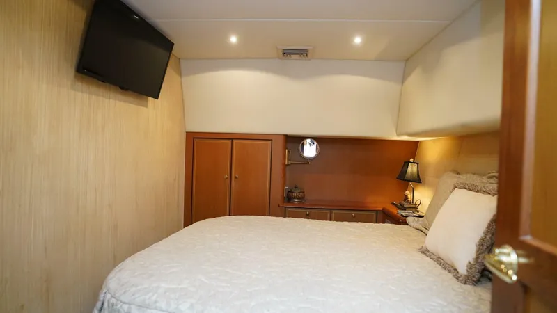 2005 Ocean Yachts 