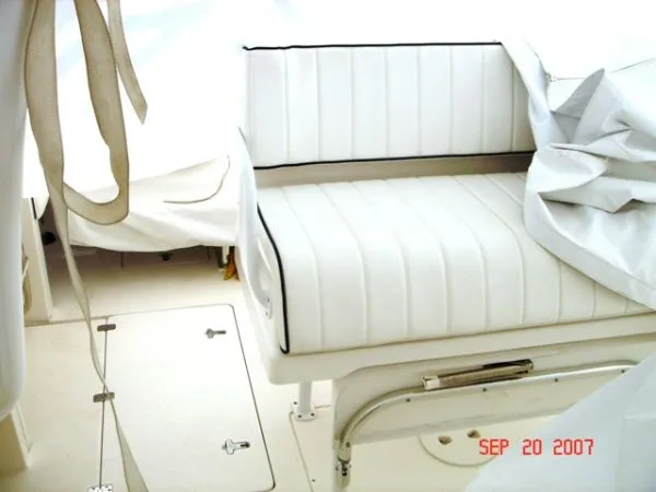 2006 Intrepid 377 Walkaround