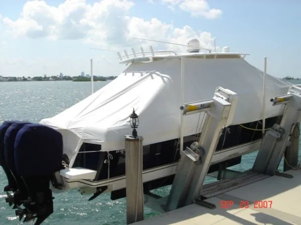 2006 Intrepid 377 Walkaround