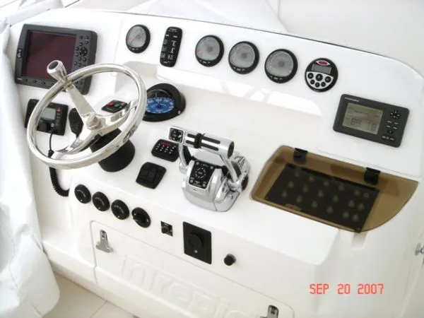 2006 Intrepid 377 Walkaround