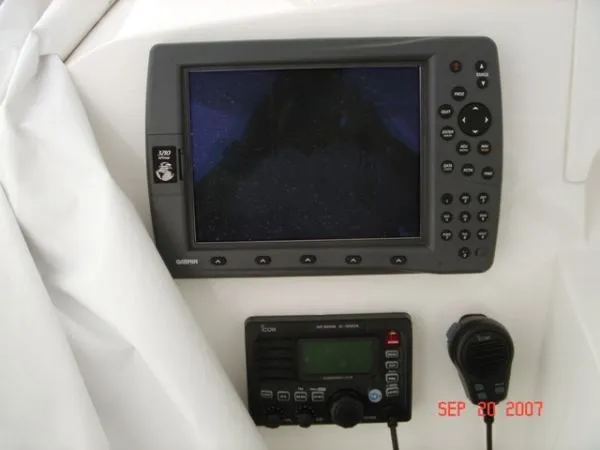 2006 Intrepid 377 Walkaround