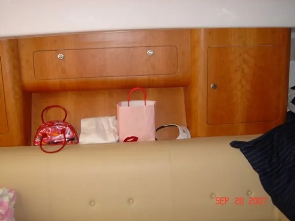 2006 Intrepid 377 Walkaround