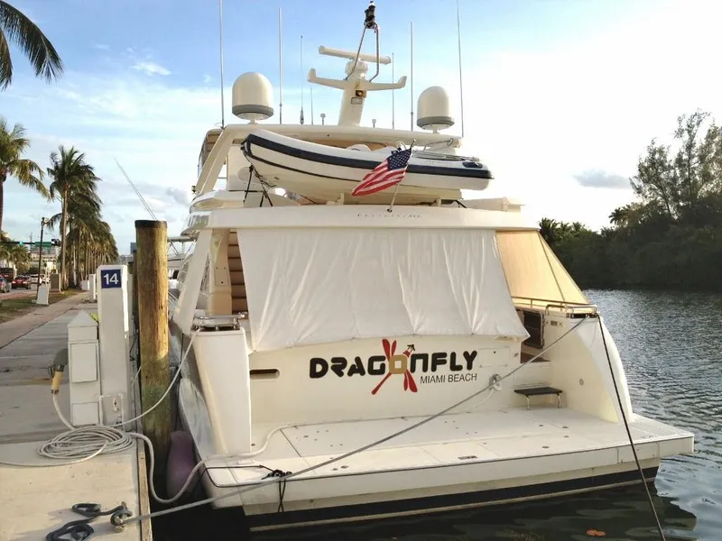 2004 Ferretti Yachts 810