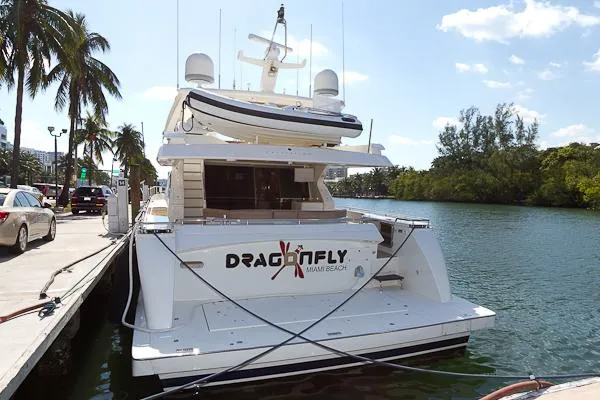 2004 Ferretti Yachts 810