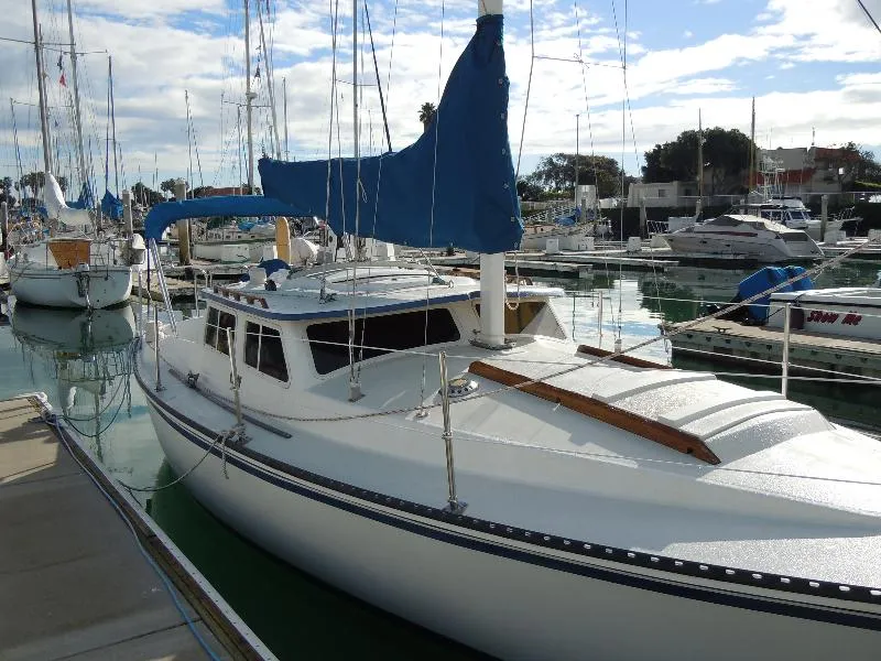 1986 CAPITAL YACHTS Gulf 27