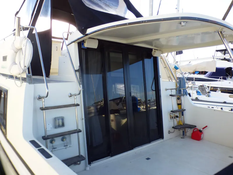 1985 Carver 36 Mariner