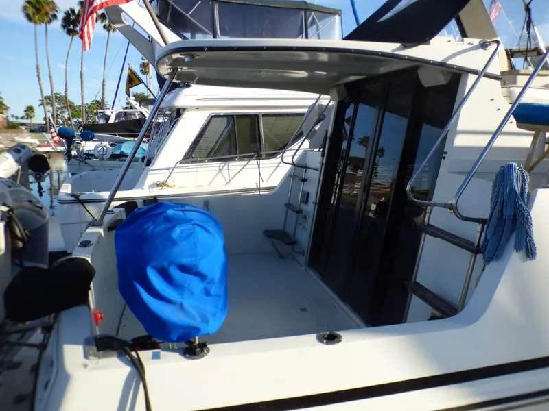 1985 Carver 36 Mariner