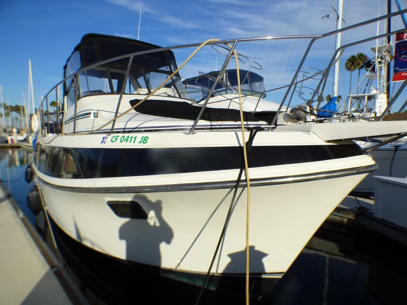1985 Carver 36 Mariner