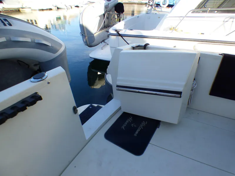 1985 Carver 36 Mariner