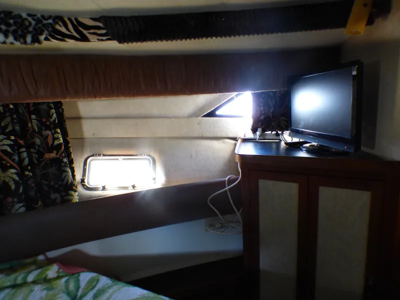 1985 Carver 36 Mariner