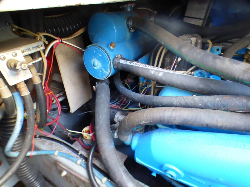 1985 Carver 36 Mariner