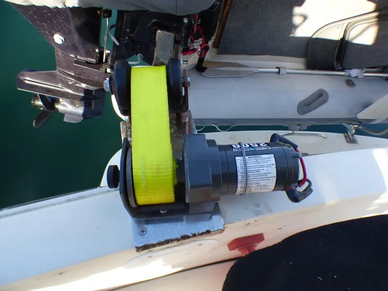Electric Winch to Raise & Lower Dinghy