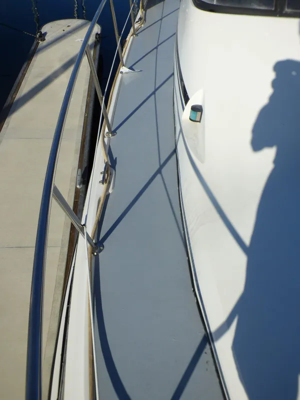 1985 Carver 36 Mariner