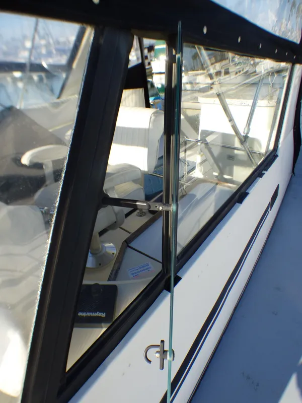 1985 Carver 36 Mariner