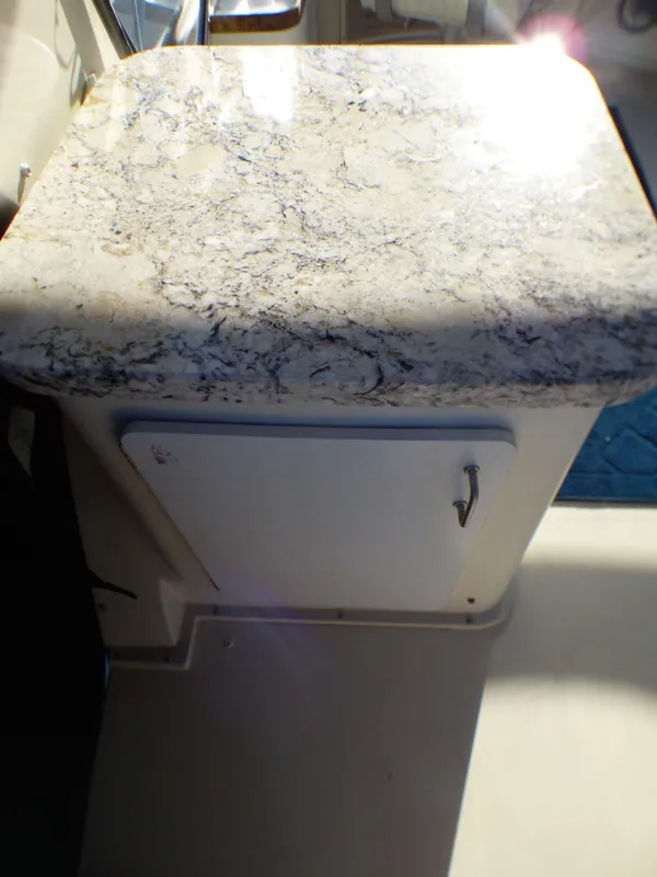 1985 Carver 36 Mariner