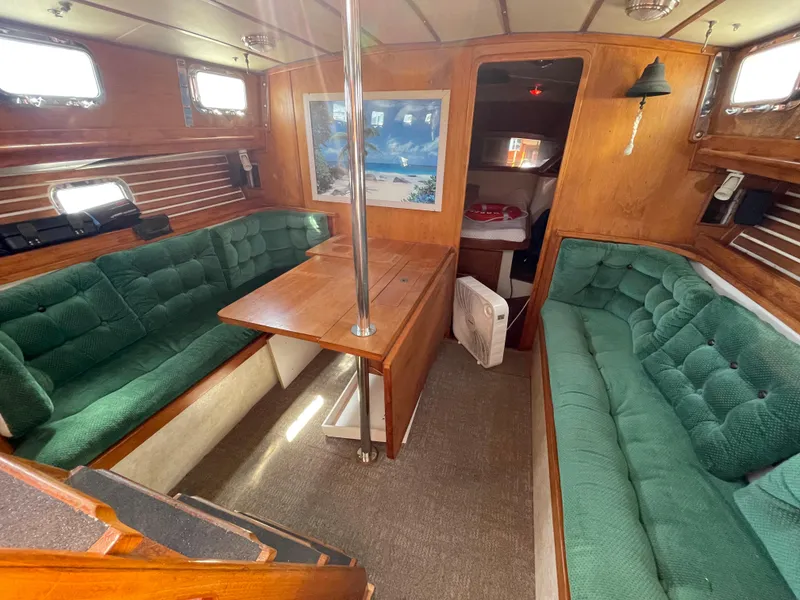 1987 Newport 40 Offshore