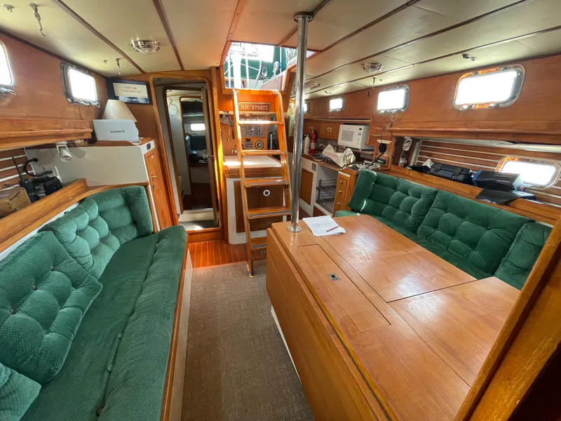 1987 Newport 40 Offshore