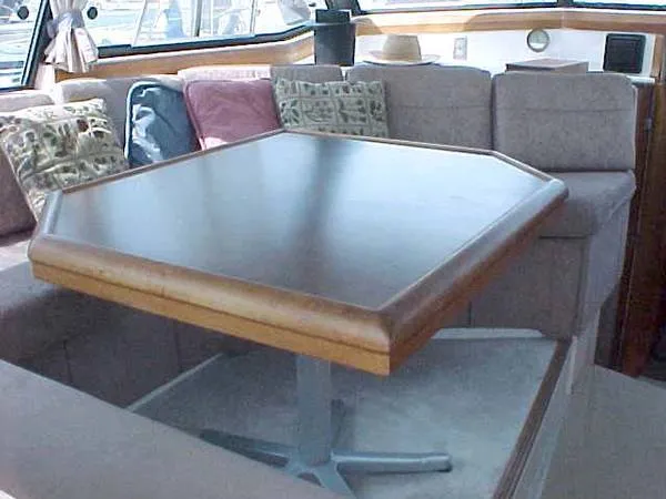 settee / dinette