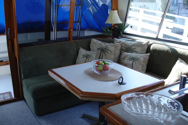 Dinette on port side aft