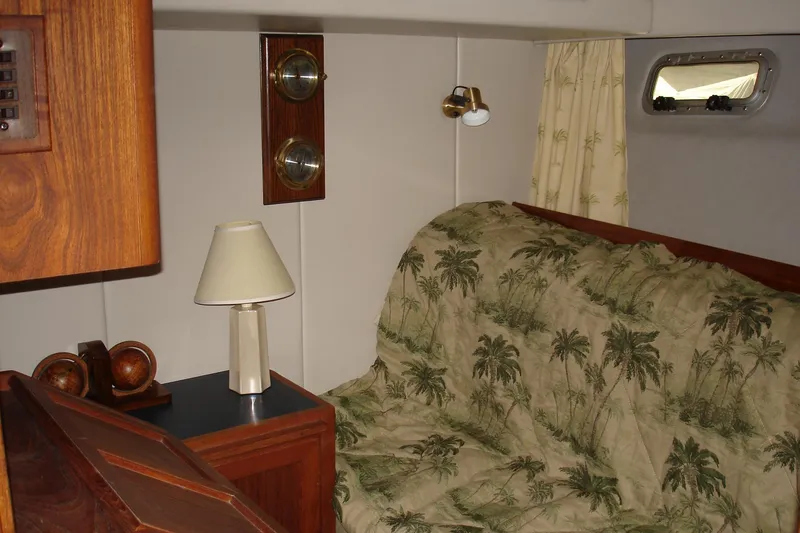Office area with desk & Couch