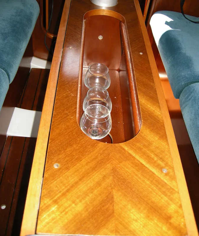 Glassware storage