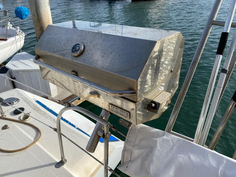 1990 Fountaine Pajot 53