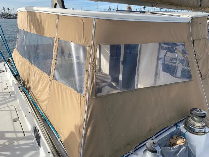 1990 Fountaine Pajot 53