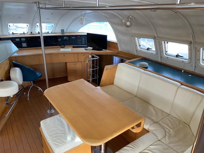 1990 Fountaine Pajot 53