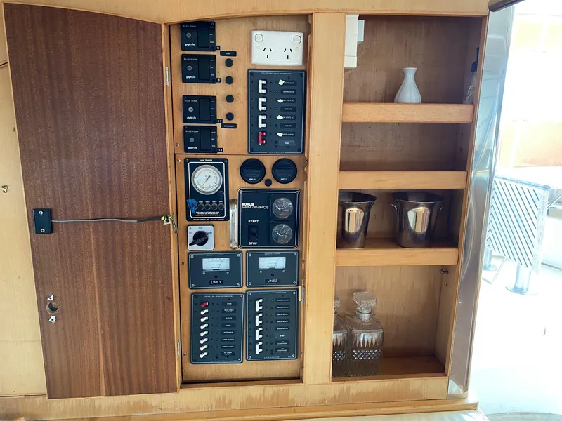 1990 Fountaine Pajot 53