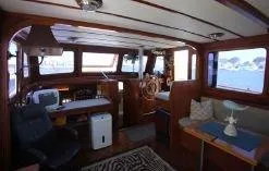 1978 Marine Trader Tri-Cabin
